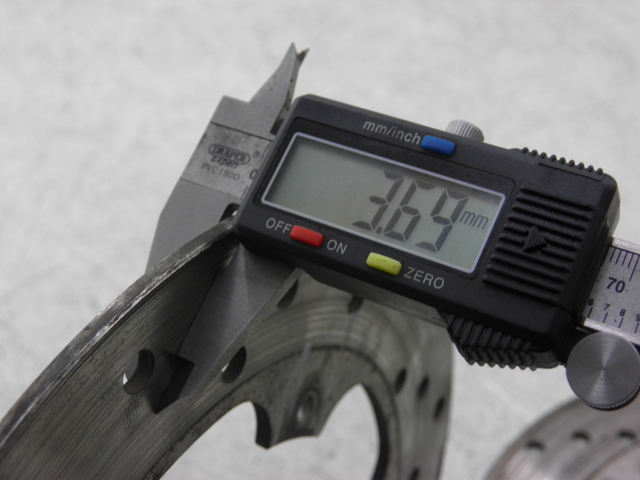 photo de TARCZA HAMULCOWA PRZEDNIA PIAGGIO X9 250 (2000 - 2002) - Zoom stanu zużycia