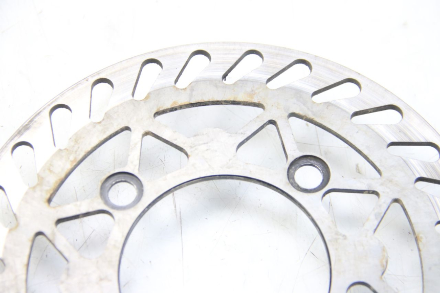 photo de PRZEDNI TARCZA HAMULCOWA APOLLO RFZ 150 - Zbliżenie techniczne