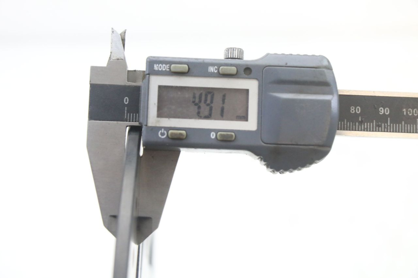 photo de PRZEDNI TARCZA HAMULCOWA ROYAL ENFIELD HYMALAYAN 410 (2016 - 2023) - Punkty mocowania