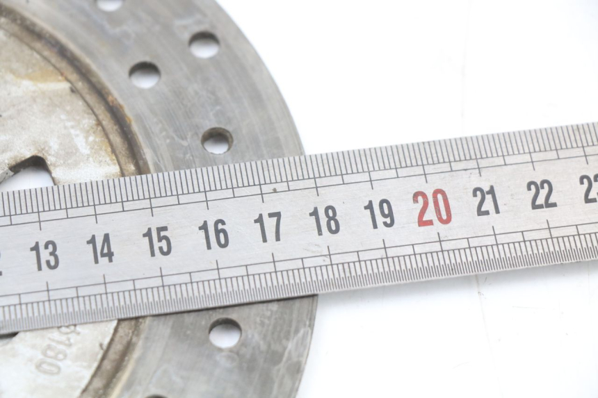 photo de TARCZA HAMULCOWA PRZEDNIA JM MOTORS SANTANA 50 (2014 - 2023) - Zoom stanu zużycia