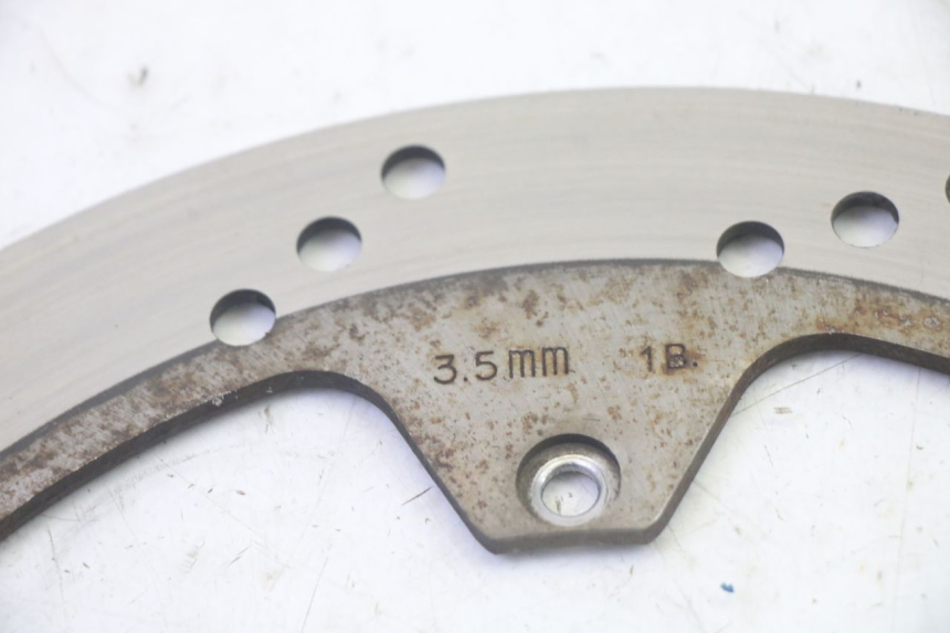 photo de TARCZA HAMULCOWA PRZEDNIA YAMAHA TZR 50 (2008 - 2016) - Zbliżenie techniczne