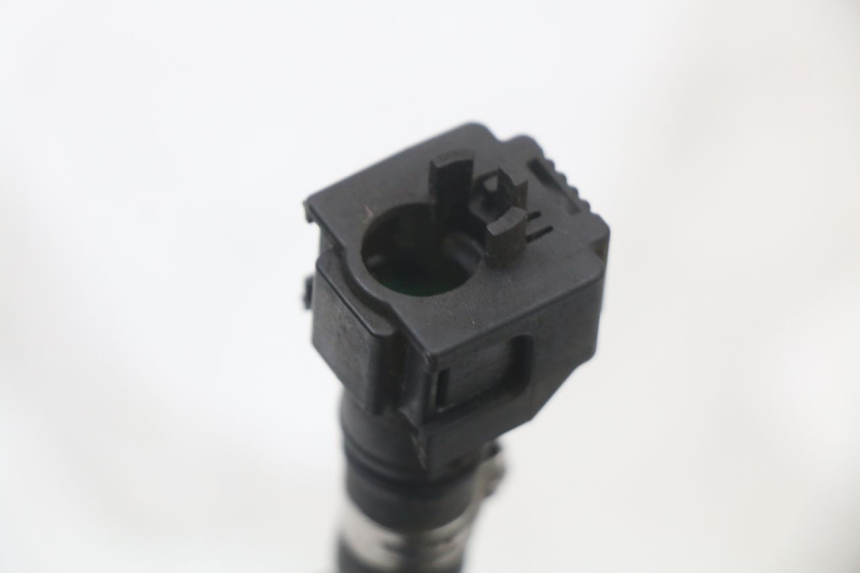 photo de PRZEWÓD WTRYSKIWACZA SUZUKI BURGMAN 125 (2018 - 2021) - Zbliżenie techniczne