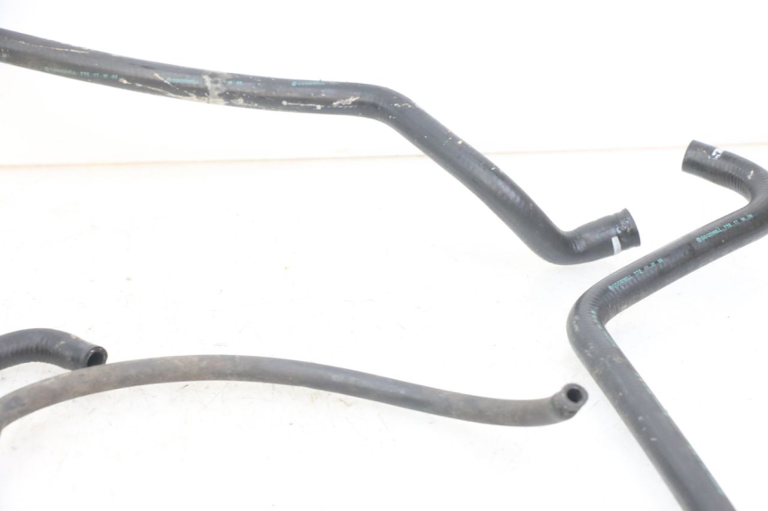 photo de PRZEWÓD CHŁODNICY YAMAHA AEROX 2T 50 (2013 - 2017) - Zoom stanu zużycia