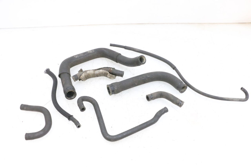 photo de PRZEWÓD CHŁODNICY SUZUKI BURGMAN 650 (2013 - 2020) - Szczegół części