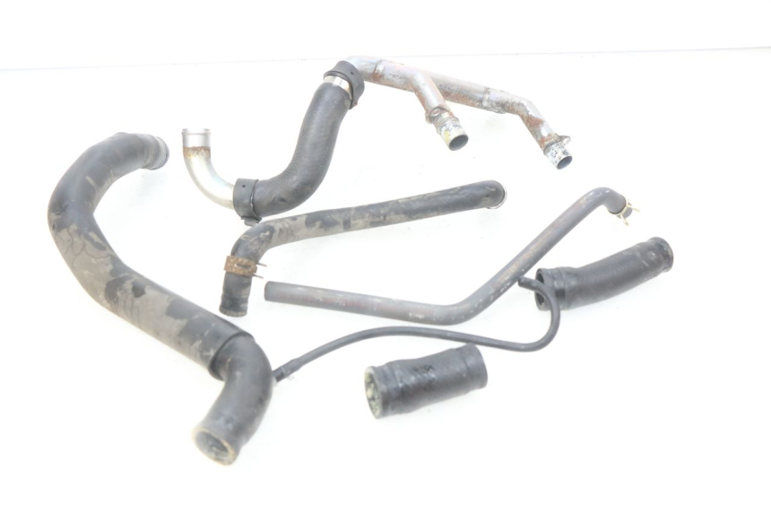 photo de PRZEWÓD CHŁODNICY YAMAHA FJR ABS 1300 (2016 - 2020) - Zbliżenie techniczne