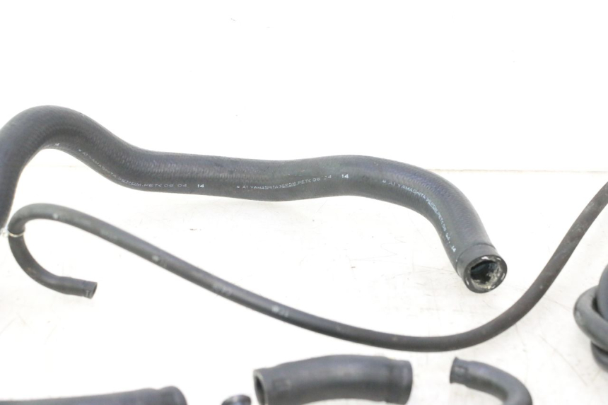 photo de PRZEWÓD CHŁODNICY HONDA FJS SILVER WING SILVERWING 400 (2005 - 2008) - Zbliżenie techniczne