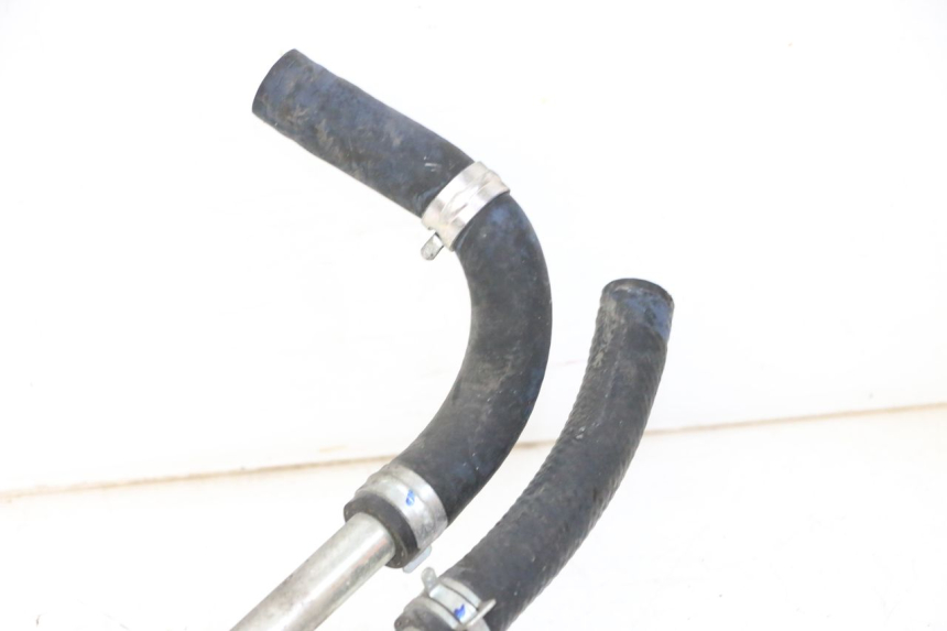 photo de PRZEWÓD CHŁODNICY HONDA FORZA ABS 300 (2013 - 2017) - Zbliżenie techniczne