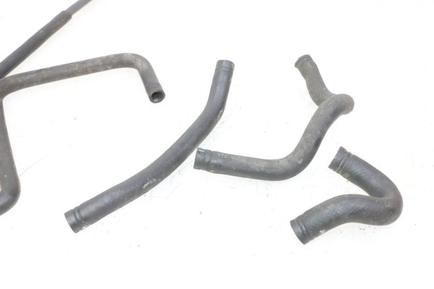 photo de PRZEWÓD CHŁODNICY KYMCO GRAND DINK 125 (2008 - 2014) - Zoom stanu zużycia