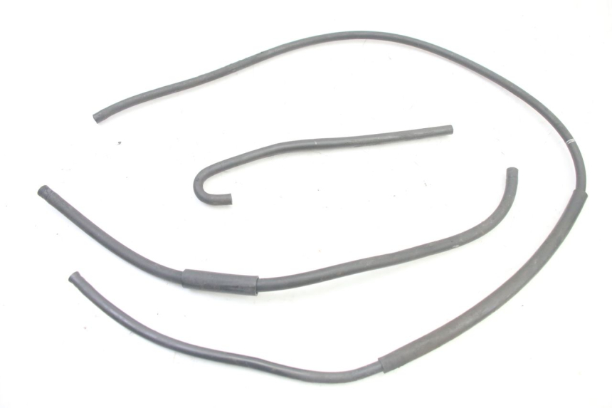 photo de PRZEWÓD CHŁODNICY SUZUKI GSR 750 (2011 - 2017) - Szczegół części