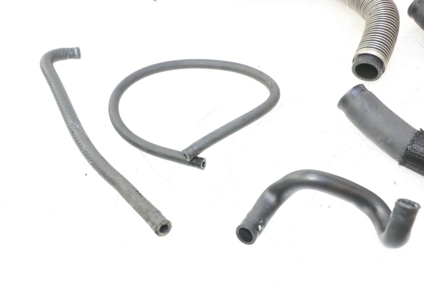 photo de PRZEWÓD CHŁODNICY SUZUKI GSR 600 (2005 - 2012) - Zbliżenie techniczne
