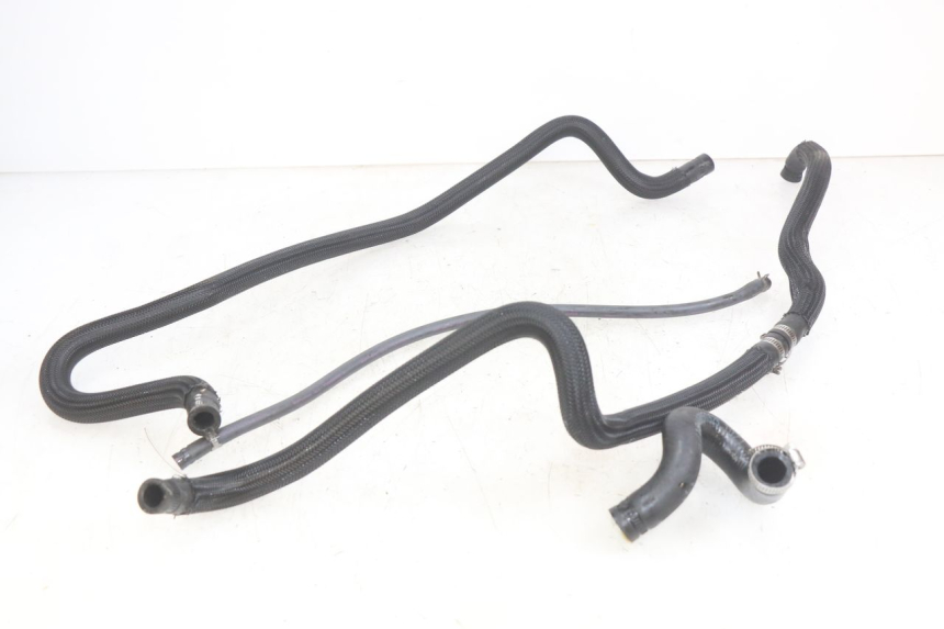 photo de PRZEWÓD CHŁODNICY SYM GTS EFI 125 (2012 - 2016) - Szczegół części