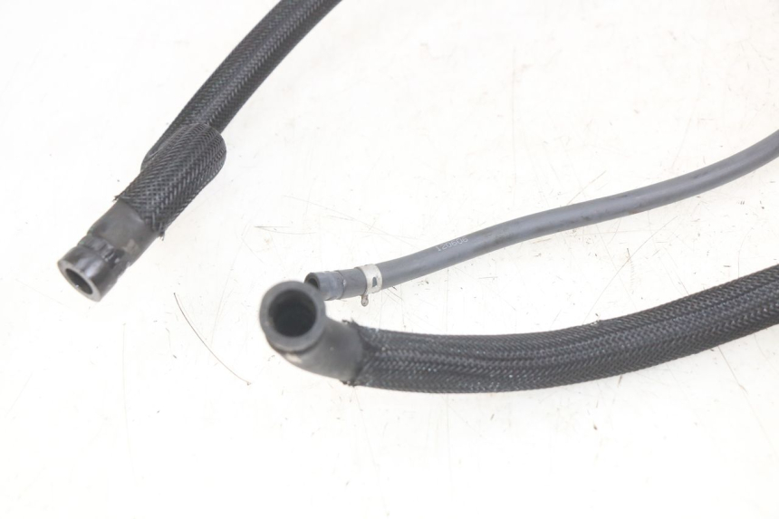 photo de PRZEWÓD CHŁODNICY SYM GTS EFI 125 (2012 - 2016) - Zbliżenie techniczne