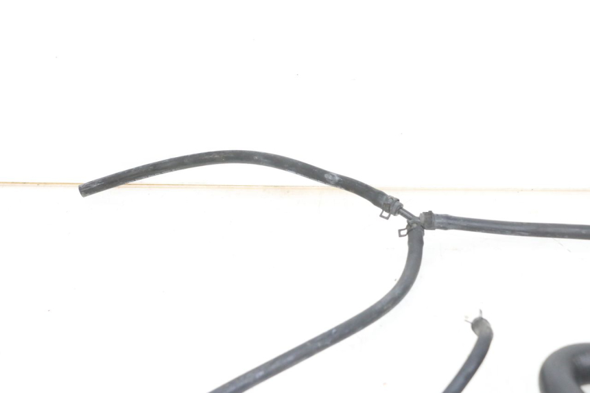 photo de PRZEWÓD CHŁODNICY HUSQVARNA SVARTPILEN 401 (2018 - 2023) - Zbliżenie techniczne