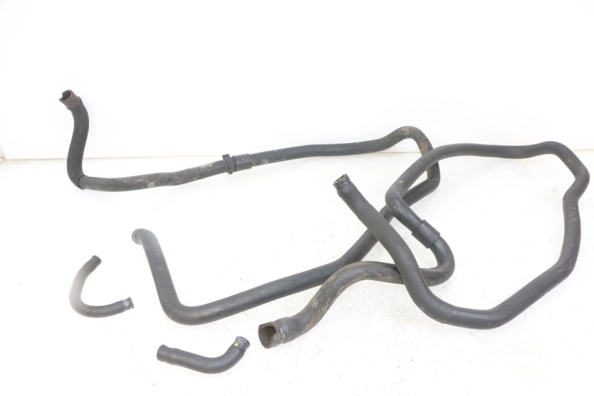 photo de PRZEWÓD CHŁODNICY PIAGGIO IE MP3 YOURBAN 300 (2011 - 2016) - Widok główny