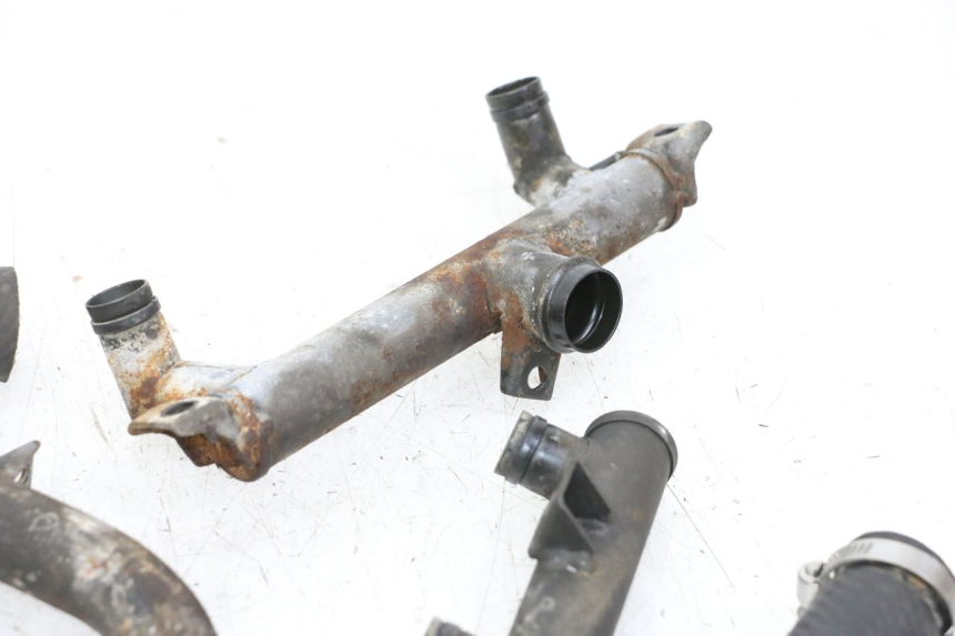 photo de PRZEWÓD CHŁODNICY KAWASAKI GTR 1000 (1994 - 2004) - Zbliżenie techniczne