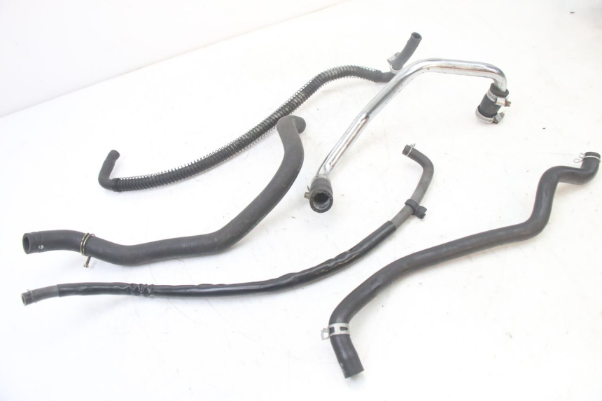 photo de PRZEWÓD CHŁODNICY KYMCO XCITING 500 (2007 - 2010) - Zoom stanu zużycia