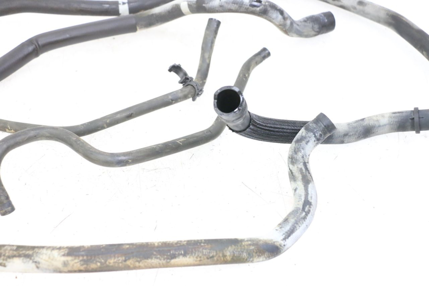 photo de PRZEWÓD CHŁODNICY PIAGGIO MP3 HPE 350 (2018 - 2020) - Zoom stanu zużycia