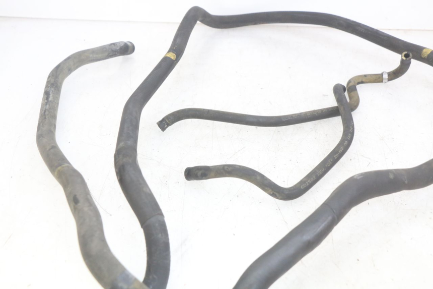 photo de PRZEWÓD CHŁODNICY PIAGGIO MP3 LT 400 (2007 - 2012) - Zoom stanu zużycia