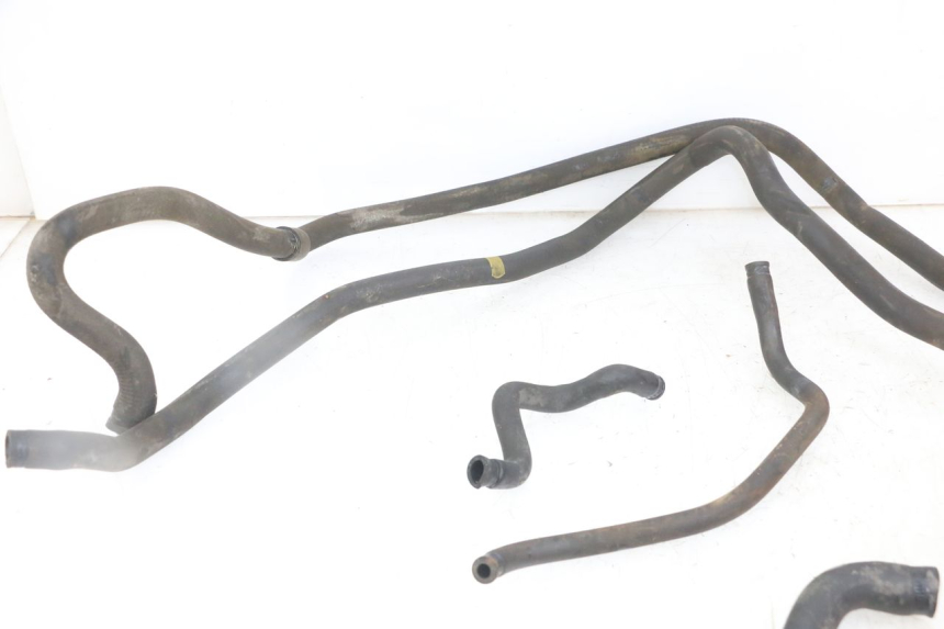 photo de PRZEWÓD CHŁODNICY PIAGGIO MP3 LT 300 (2010 - 2016) - Punkty mocowania