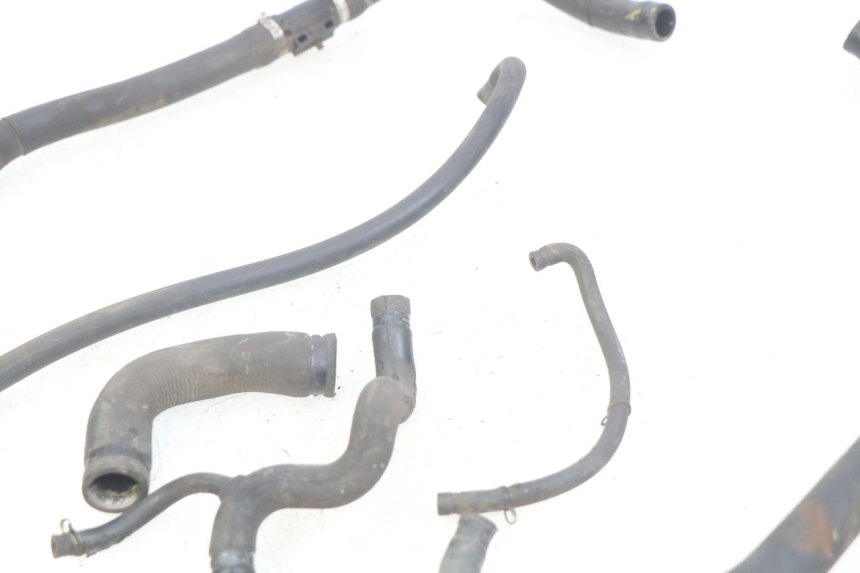 photo de PRZEWÓD CHŁODNICY GILERA NEXUS 125 (2007 - 2009) - Zbliżenie techniczne