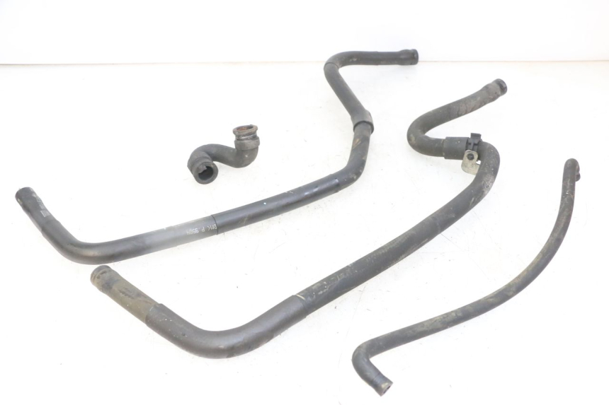 photo de PRZEWÓD CHŁODNICY GILERA NEXUS 125 (2009 - 2013) - Zoom stanu zużycia