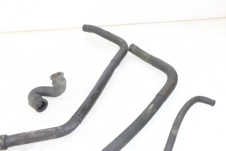 photo de PRZEWÓD CHŁODNICY GILERA NEXUS 125 (2009 - 2013) - Inny kąt widzenia