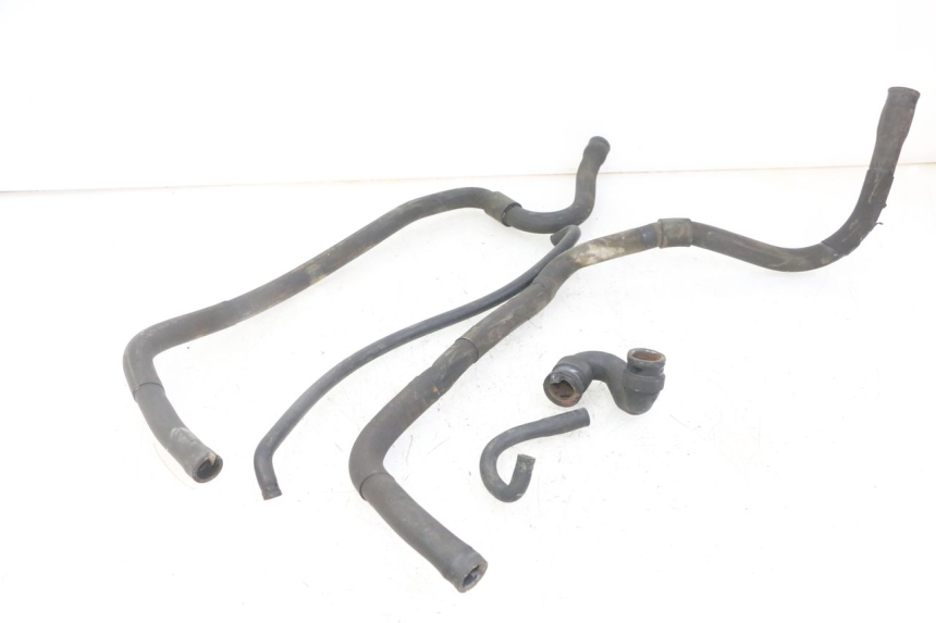 photo de PRZEWÓD CHŁODNICY GILERA NEXUS 125 (2009 - 2013) - Inny kąt widzenia