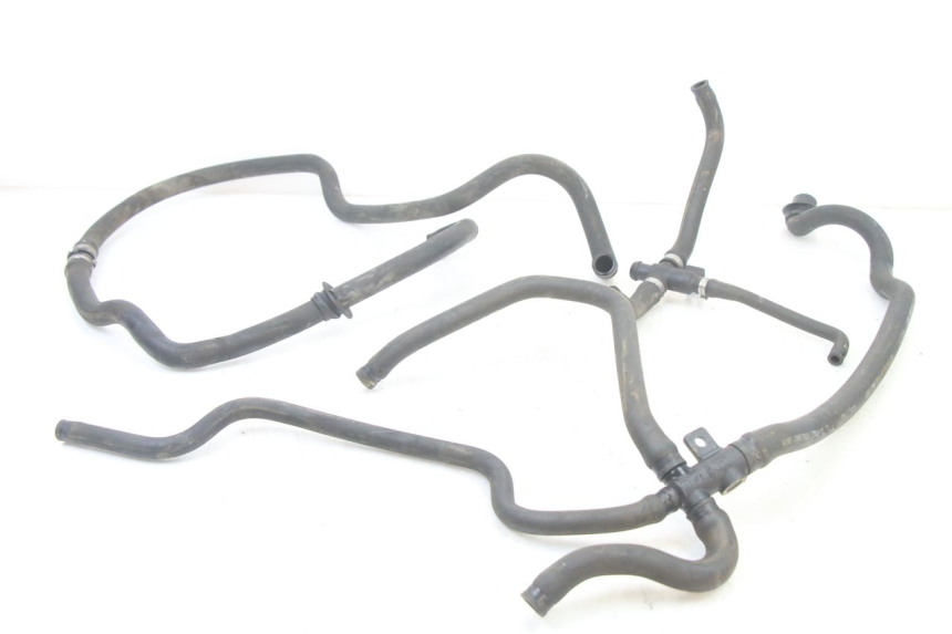 photo de PRZEWÓD CHŁODNICY PIAGGIO VESPA GRANTURISMO 125 (2003 - 2007) - Widok główny