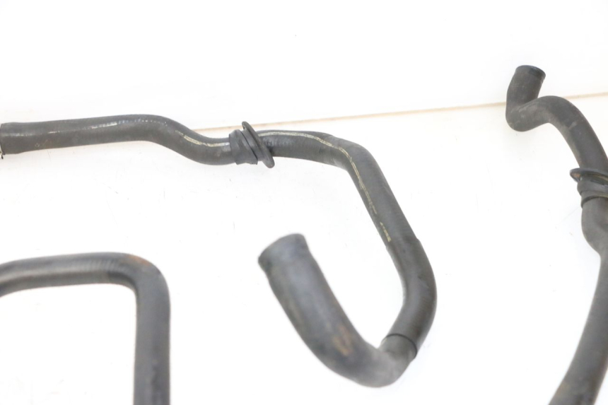 photo de PRZEWÓD CHŁODNICY PIAGGIO VESPA GRANTURISMO 200 (2004 - 2005) - Inny kąt widzenia