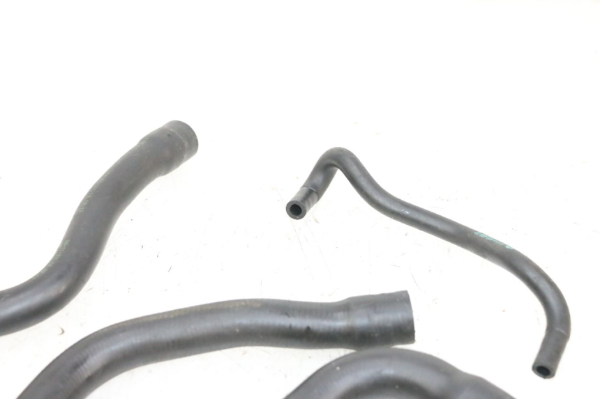 photo de PRZEWÓD CHŁODNICY BMW R GS 1250 (2021 - 2024) - Szczegóły charakterystyczne