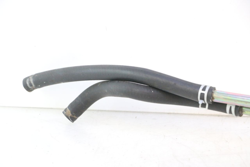 photo de PRZEWÓD CHŁODNICY HONDA SH 125 (2001 - 2003) - Zoom stanu zużycia