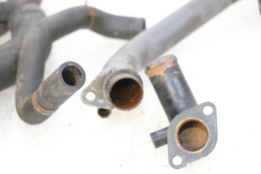 photo de PRZEWÓD CHŁODNICY TRIUMPH SPRINT 900 (1995 - 1998) - Zoom stanu zużycia