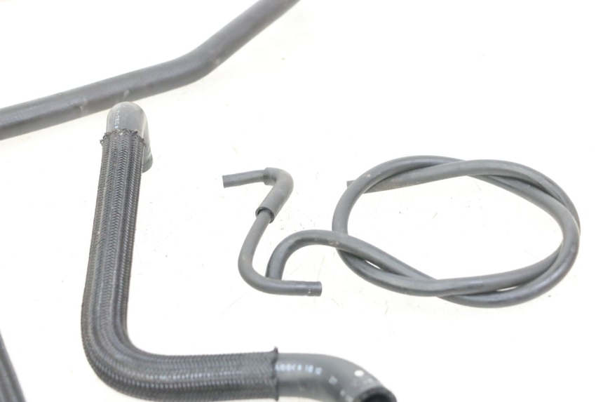 photo de PRZEWÓD CHŁODNICY SUZUKI BURGMAN 125 (2018 - 2021) - Zoom stanu zużycia