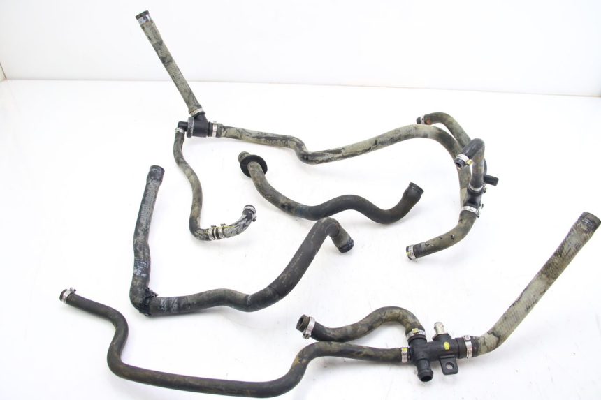 photo de PRZEWÓD CHŁODNICY PIAGGIO VESPA GTS SUPER IE 125 (2009 - 2016) - Widok główny