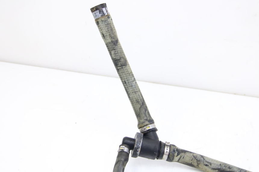 photo de PRZEWÓD CHŁODNICY PIAGGIO VESPA GTS SUPER IE 125 (2009 - 2016) - Stan powierzchni