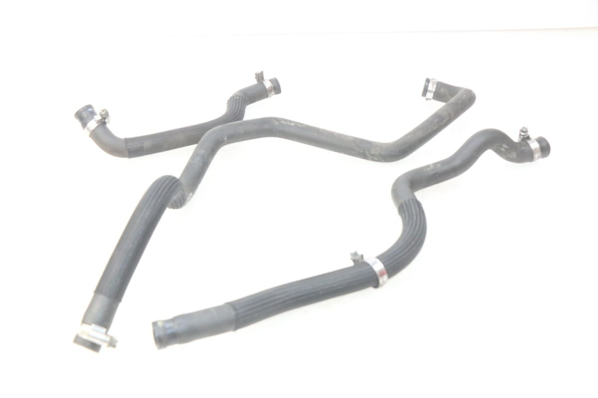 photo de PRZEWÓD CHŁODNICY YAMAHA X-MAX XMAX 125 (2010 - 2013) - Szczegół części