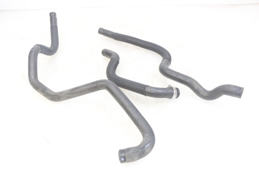 photo de PRZEWÓD CHŁODNICY YAMAHA X-MAX XMAX 125 (2010 - 2013) - Szczegół części