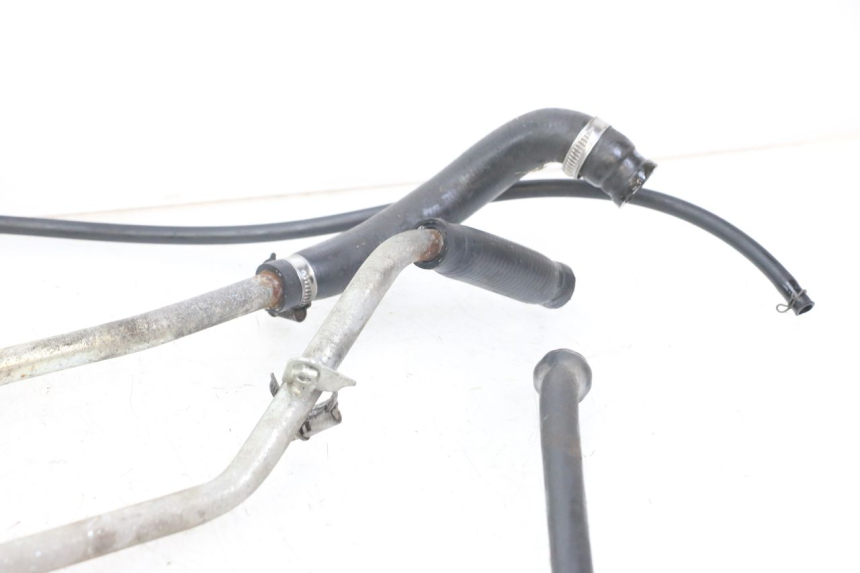 photo de PRZEWÓD CHŁODNICY YAMAHA XMAX X-MAX 125 (2006 - 2009) - Zoom stanu zużycia