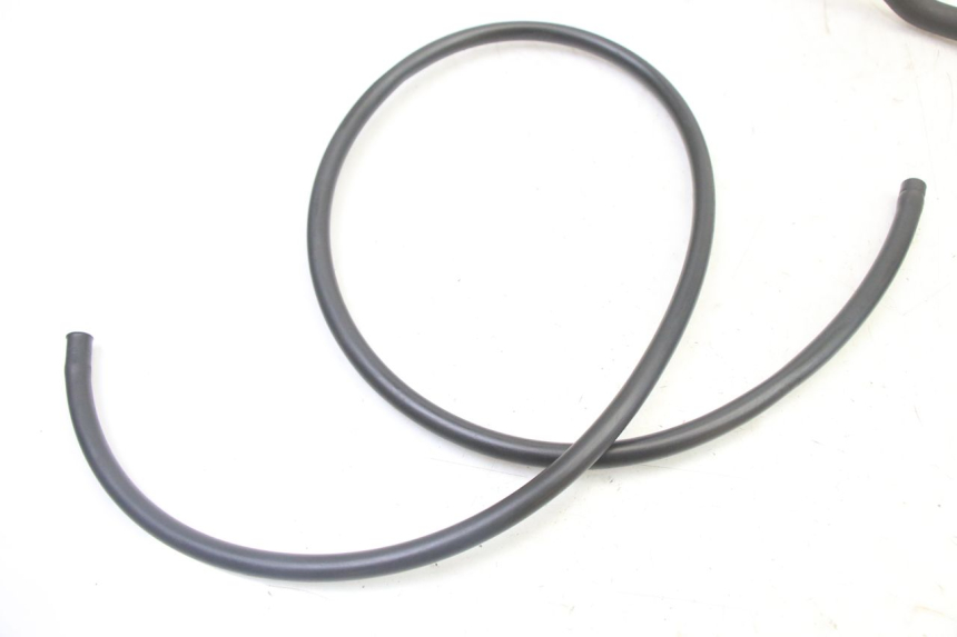 photo de PRZEWÓD CHŁODNICY YAMAHA XMAX X-MAX 125 (2006 - 2009) - Zbliżenie techniczne