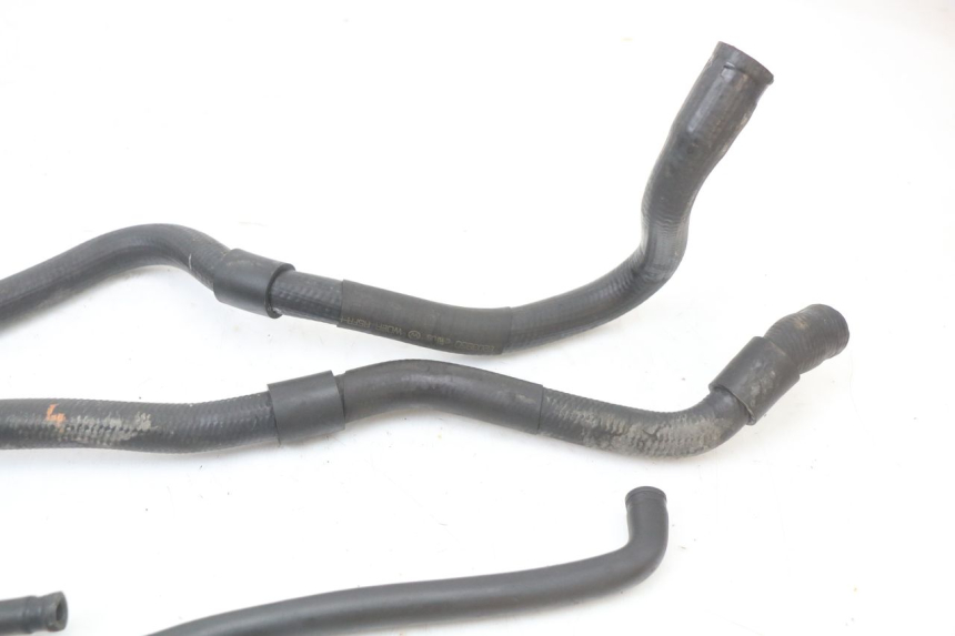 photo de PRZEWÓD CHŁODNICY PIAGGIO XEVO - X EVO 125 (2007 - 2017) - Inny kąt widzenia