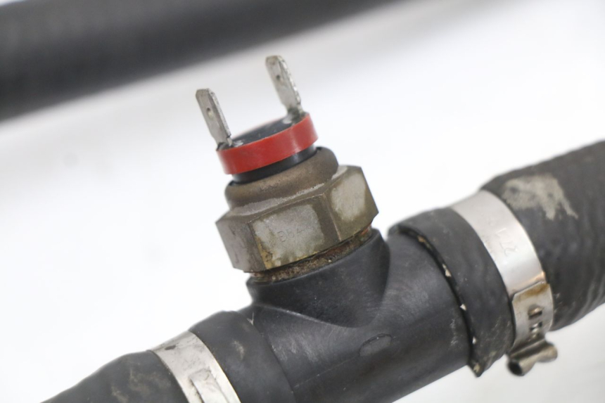 photo de PRZEWÓD CHŁODNICY PIAGGIO XEVO - X EVO 125 (2007 - 2017) - Zbliżenie techniczne