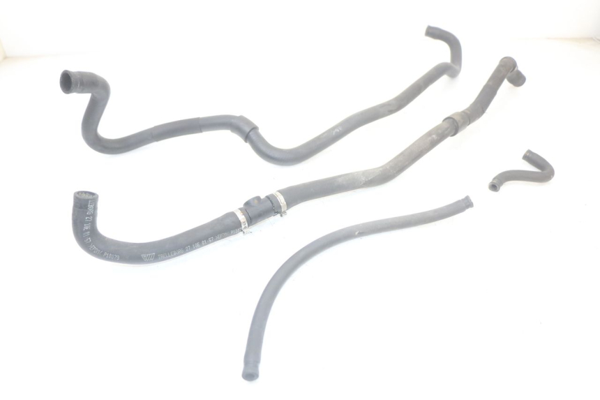 photo de PRZEWÓD CHŁODNICY PIAGGIO XEVO - X EVO 125 (2007 - 2017) - Widok główny