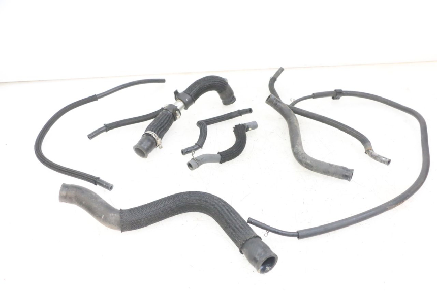 photo de PRZEWÓD CHŁODNICY YAMAHA XJ6 ABS 600 (2008 - 2016) - Inny kąt widzenia