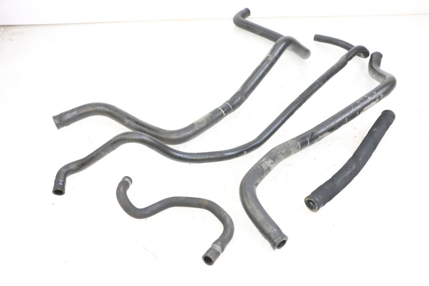 photo de PRZEWÓD CHŁODNICY YAMAHA YP MAJESTY 125 (2002 - 2006) - Widok główny