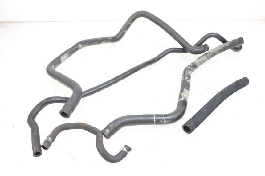 photo de PRZEWÓD CHŁODNICY YAMAHA YP MAJESTY 125 (2002 - 2006) - Szczegół części