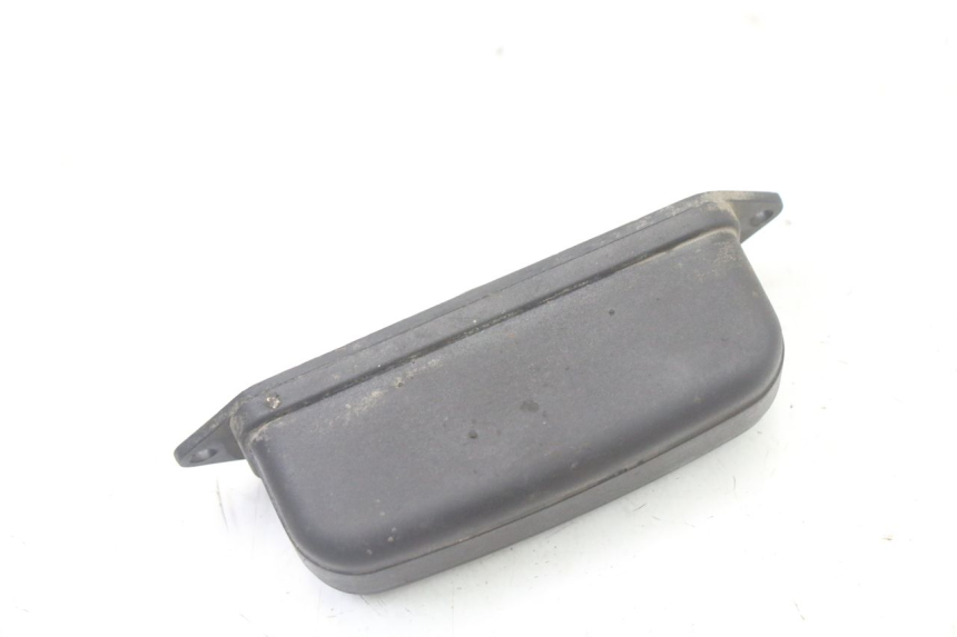 photo de OŚWIETLENIE TABLICY REJESTRACYJNEJ APRILIA ATLANTIC 125 (2003 - 2009) - Zoom stanu zużycia