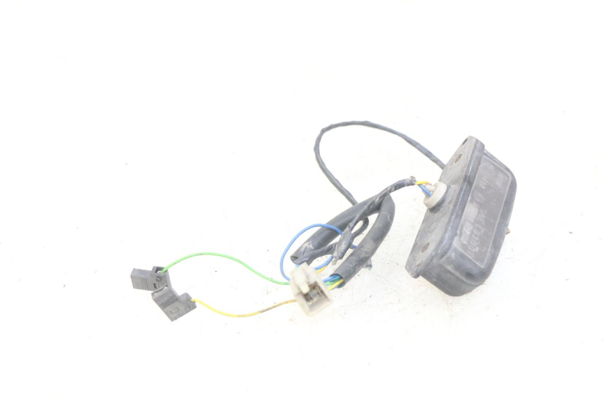 photo de OŚWIETLENIE TABLICY REJESTRACYJNEJ APRILIA ATLANTIC 125 (2003 - 2009) - Zoom stanu zużycia