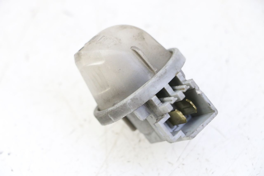 photo de OŚWIETLENIE TABLICY REJESTRACYJNEJ SUZUKI BURGMAN 125 (2007 - 2014) - Szczegół części