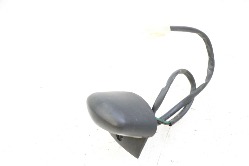 photo de OŚWIETLENIE TABLICY REJESTRACYJNEJ PEUGEOT CITYSTAR 50 (2013 - 2017) - Szczegół części