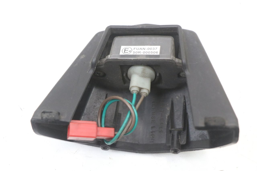 photo de OŚWIETLENIE TABLICY REJESTRACYJNEJ KYMCO DINK STREET 125 (2009 - 2014) - Szczegół części